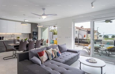 Moderne woning in Medulin, 800 m van het centrum en 150 m van de zee – ideaal voor een gezin of investering!