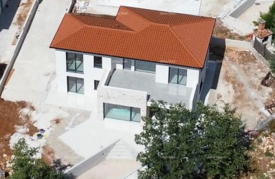 Sfeervolle, hoogwaardige, moderne villa met zwembad. St. Lovreč, rond Poreč!