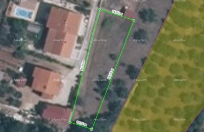 Bouwgrond van 750 m² in Galižana.