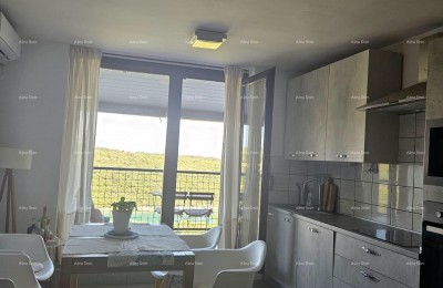 Eerste rij naar de zee! Gerenoveerd appartement in Duga Uvala!