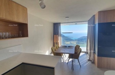 Labin! We verkopen een prachtig twee-slaapkamer appartement met zeezicht!