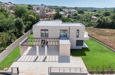 Luxe gezinswoning met zwembad te koop in Labinci, nabij Poreč