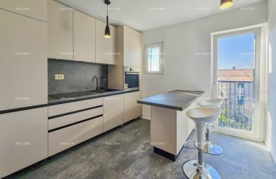 Istra, Buje, appartement van 56 m2 in het centrum, 2 slaapkamers, gerenoveerd.