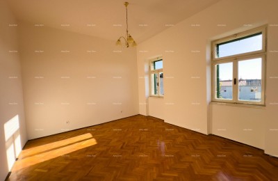 Wij verkopen een appartement in het centrum van Pula! Kaštel!