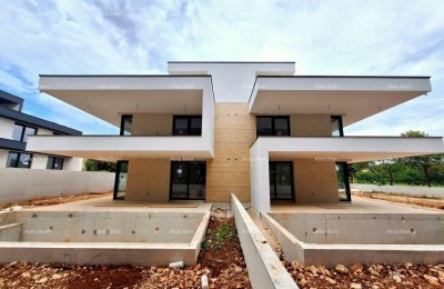 LUXE TWEEVERDIEPING APPARTEMENT IN ROVINJ – 237,75 m² (NETTO 175,78 m²)