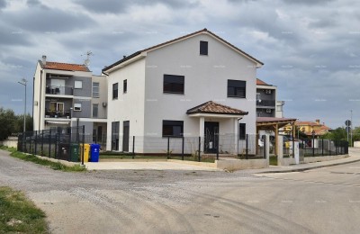 Te koop: moderne prefab woning in Fažana - 300 m van de zee, mogelijkheid tot uitbreiding