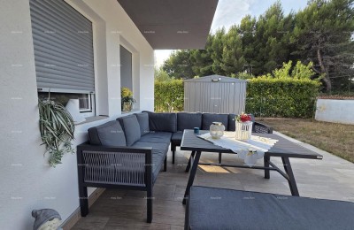 Medulin – luxe vierkamerappartement met tuin, 2 terrassen en 2 parkeerplaatsen | Nieuwbouw 2023.