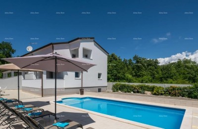 Twee-onder-een-kap villa met zwembad - omgeving Poreč