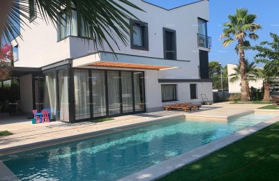 Verkoop - Prachtige, moderne villa met zwembad - smart home, Fažana! Uitzicht op zee!