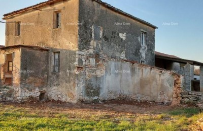 Galižana – stenen huis met bouwgrond en waterput