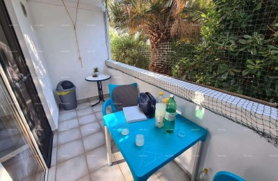 Prijswinnend appartement met balkon en zwembad. Medulin.