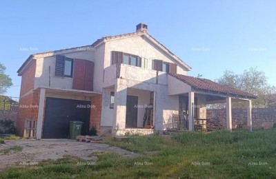 Verkoop van een huis - Sveti Lovreč, met bijgebouw en garage