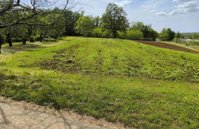 BOUWGROND 2.297 m² IN DE BUURT VAN PAZIN