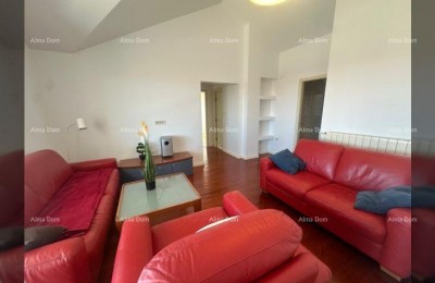 Poreč – Ruime penthouse met groot terras en uitzicht op zee