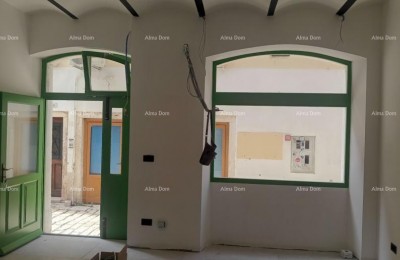 Zakelijk Ruimte in het Centrum van Rovinj – 32 m²