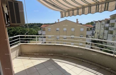 Pula, Veruda – Lungomare, Stan, 73 m² met garage, 300 m van de zee