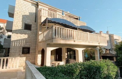 Prachtige villa te koop op een van de beste locaties in Supetar, eiland Brač!