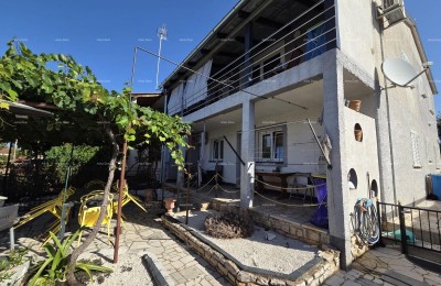 FAŽANA – HUIS MET UITZICHT OP DE ZEE