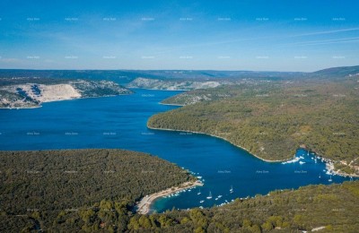 BARBAN - Bouwgrond + groot agrarisch perceel met zeezicht
