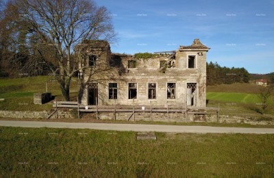Verkoop - Istrische stenen huis in renovatiefase, Cerovlje!